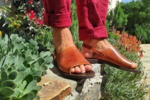Tips-Memilih-Merk-Sandal-Kulit-yang-Cocok